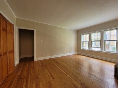 Building Photo - 916 Reba Pl