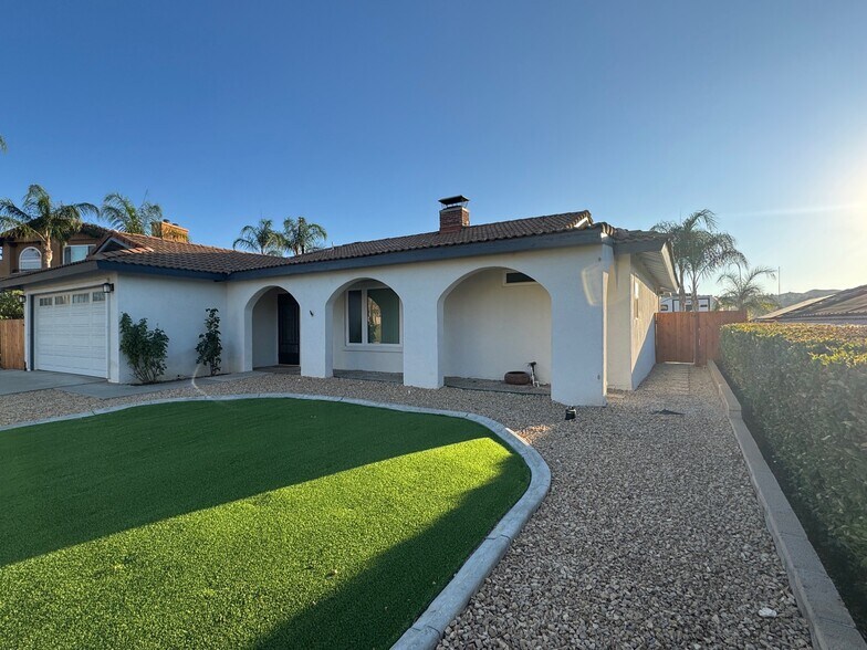 Building Photo - 22471 Loch Lomond Dr