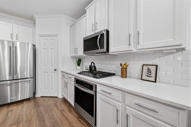 Building Photo - 66 S Longsford Cir