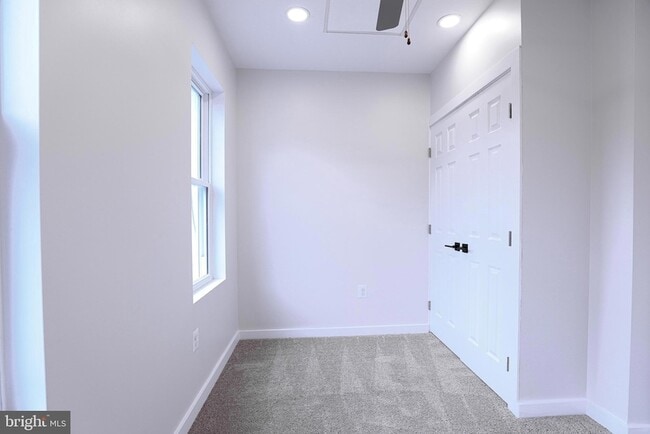 Building Photo - 2039 Rosedale St NE