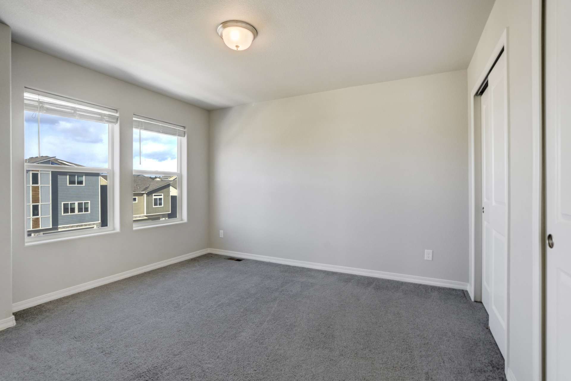 Building Photo - 753 Grissom Dr