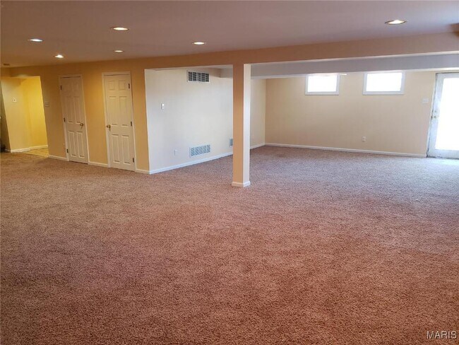Building Photo - 803 Clayworth Dr