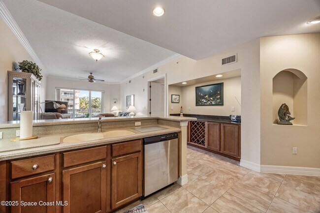 Building Photo - 540 S Banana River Dr