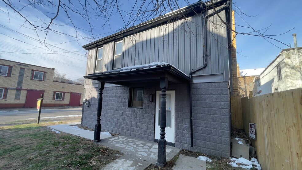 Building Photo - 308 9th St