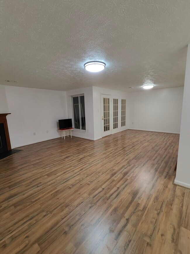 Building Photo - 2153 Wainwright Ct