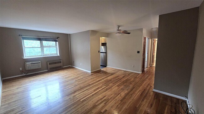 Building Photo - 20 Secor Pl
