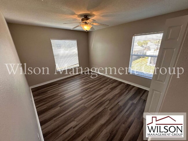 Building Photo - 512 Bella Rosa Cir