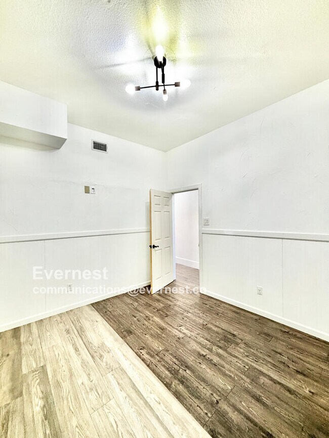 Building Photo - 11156 Windjammer Dr