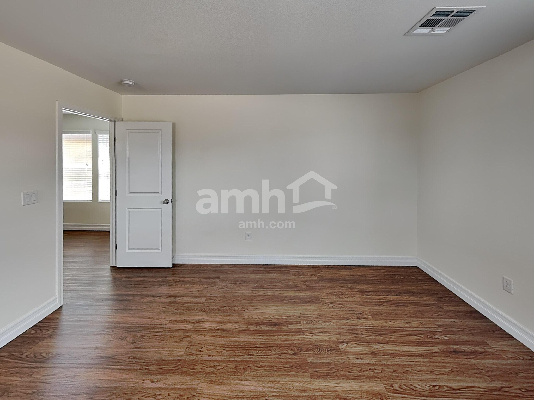 Building Photo - 5804 Petronius St