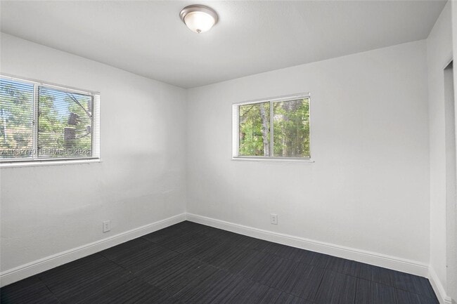 Building Photo - 37 SW 14th St