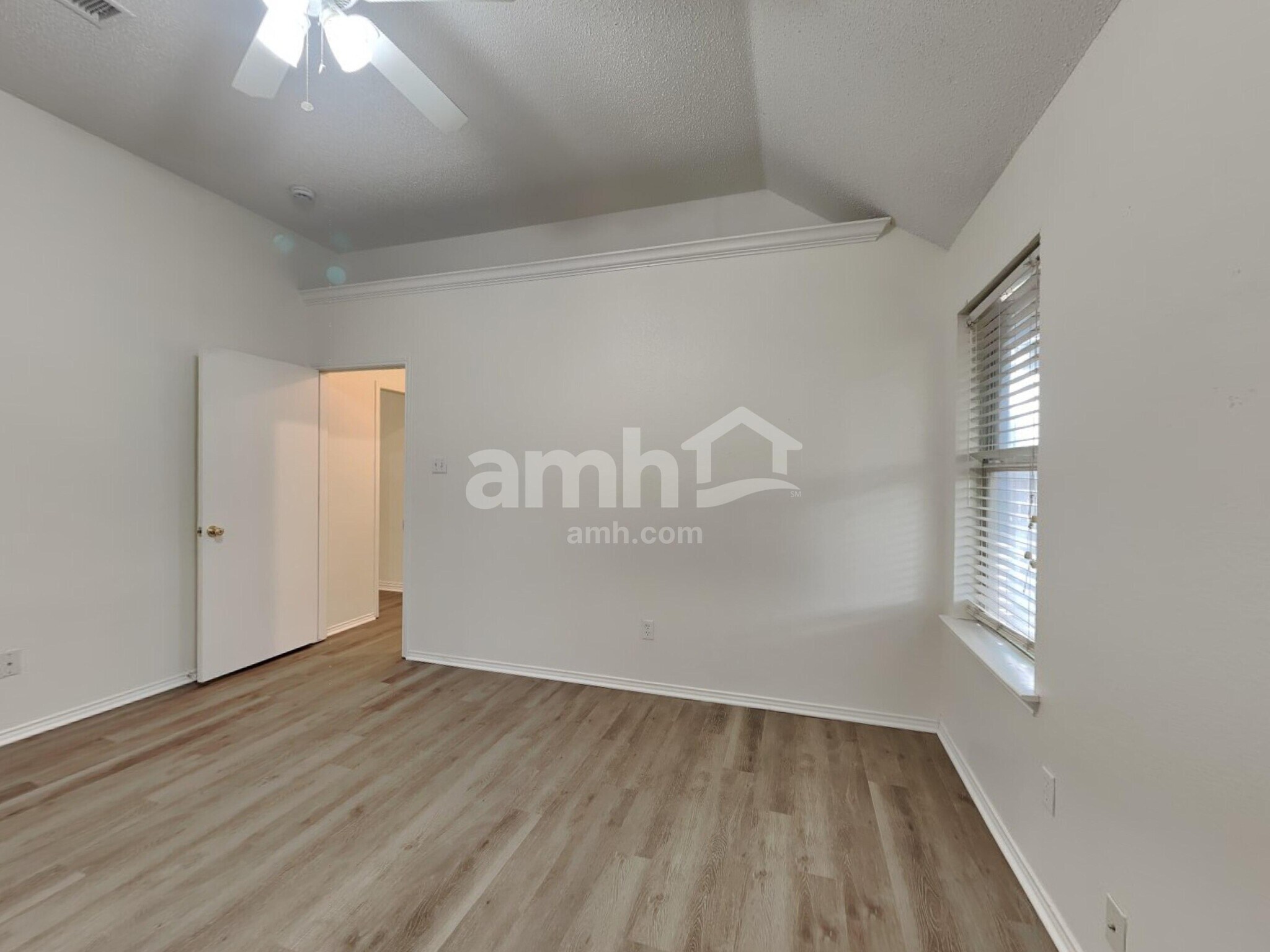 Building Photo - 605 Arbor Ln