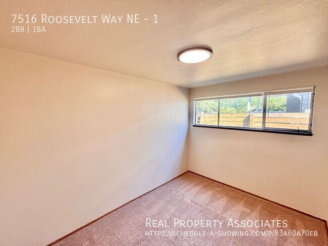 Building Photo - 7516 Roosevelt Way NE
