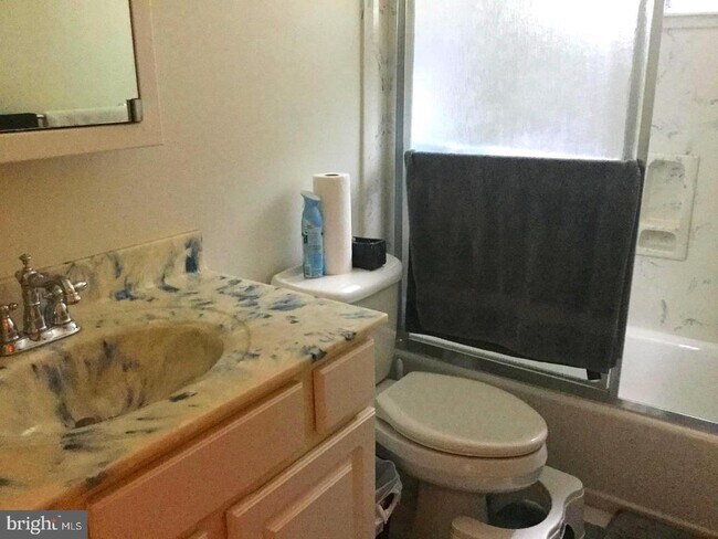 Building Photo - 1114 Ellingwood Dr