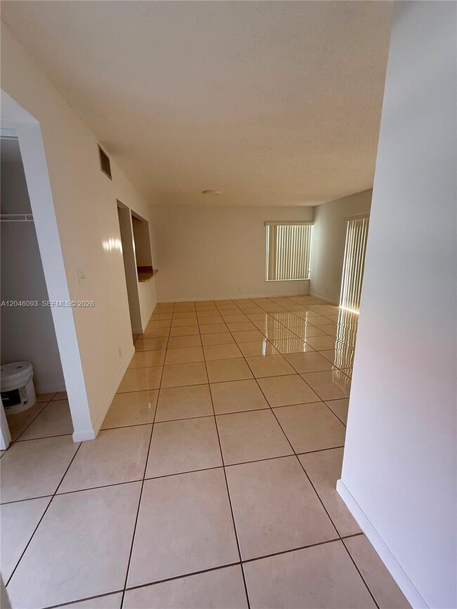 Building Photo - 455 S Pine Island Rd
