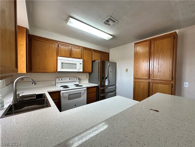 Primary Photo - 6873 Tamarus St