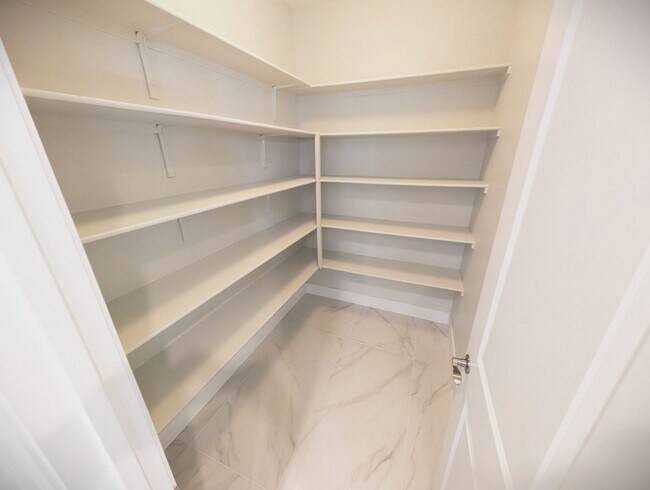Building Photo - 3622 Portiani Dr