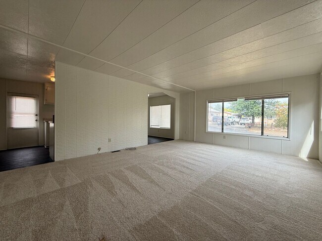 Building Photo - 2BR/2BA Mobile in Quiet Neighborhood