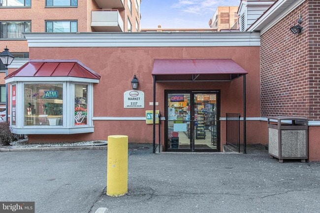 Building Photo - 1021 Arlington Blvd