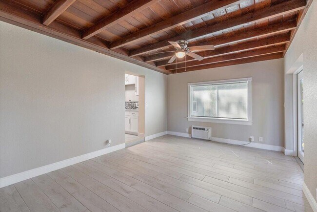 Building Photo - 807 S 12th St