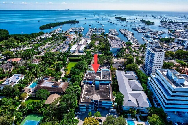 Building Photo - 2539 S Bayshore Dr