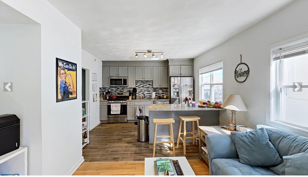 Building Photo - 50 Derby St