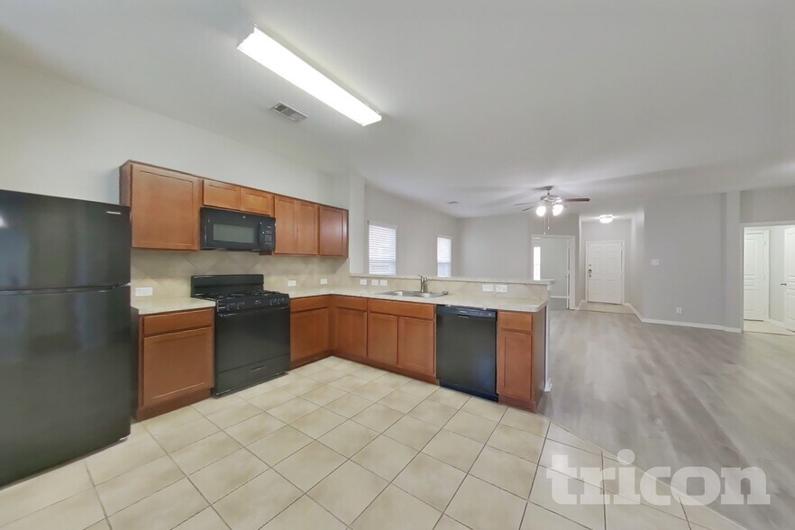 Building Photo - 6103 Coleus St