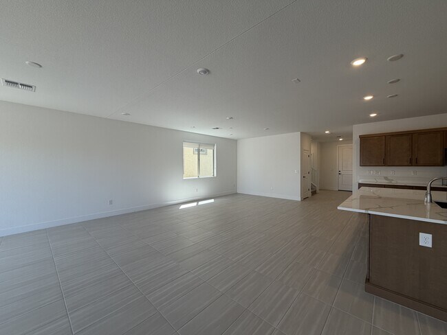 Building Photo - 10138 Daleview St