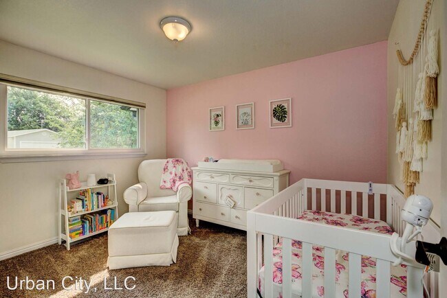 Building Photo - 3 br, 1 bath House - 1125 Wild Phlox