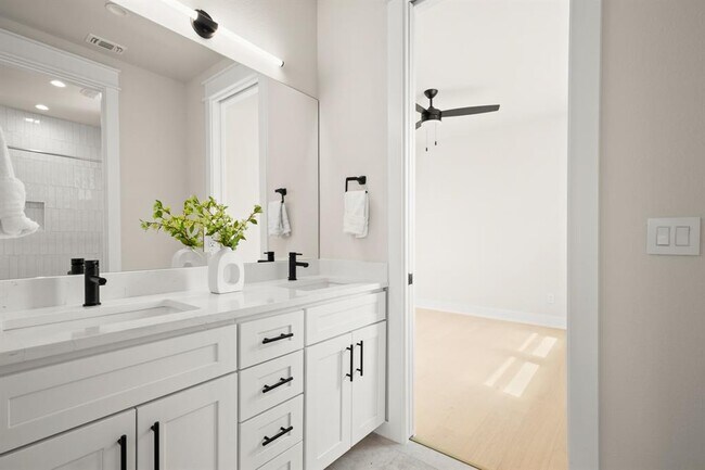 Building Photo - 2720 Bristol Dr