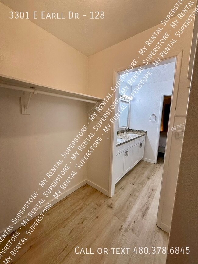 Building Photo - 3301 E Earll Dr