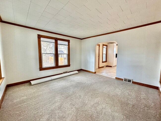 Building Photo - 1008 Giles St