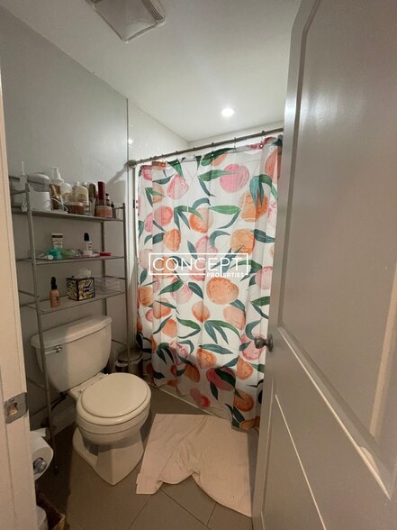 Building Photo - 996 Tremont St