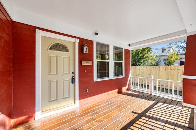 Building Photo - 1912 Shearn St