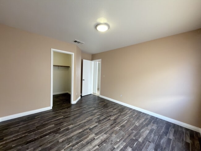 Building Photo - 4417 Anatone Dr