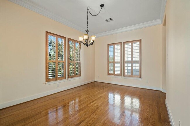 Building Photo - 4008 Childress St
