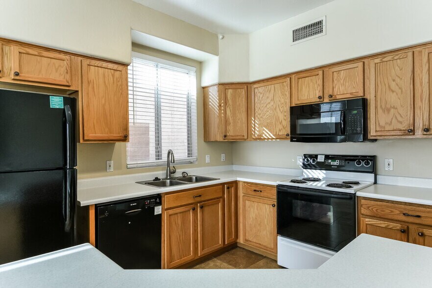 Building Photo - 17435 N 16th Pl