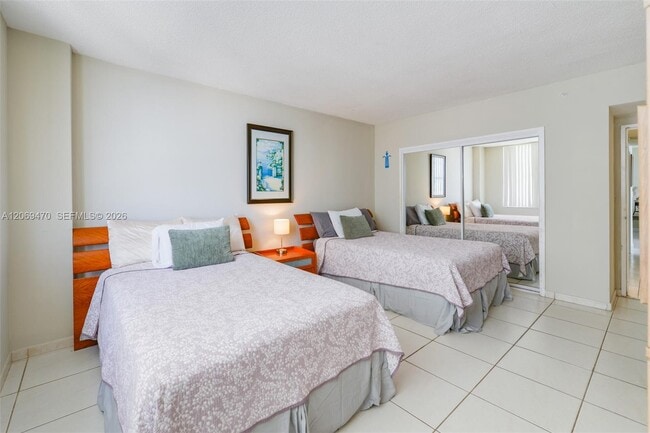 Building Photo - 5601 Collins Ave
