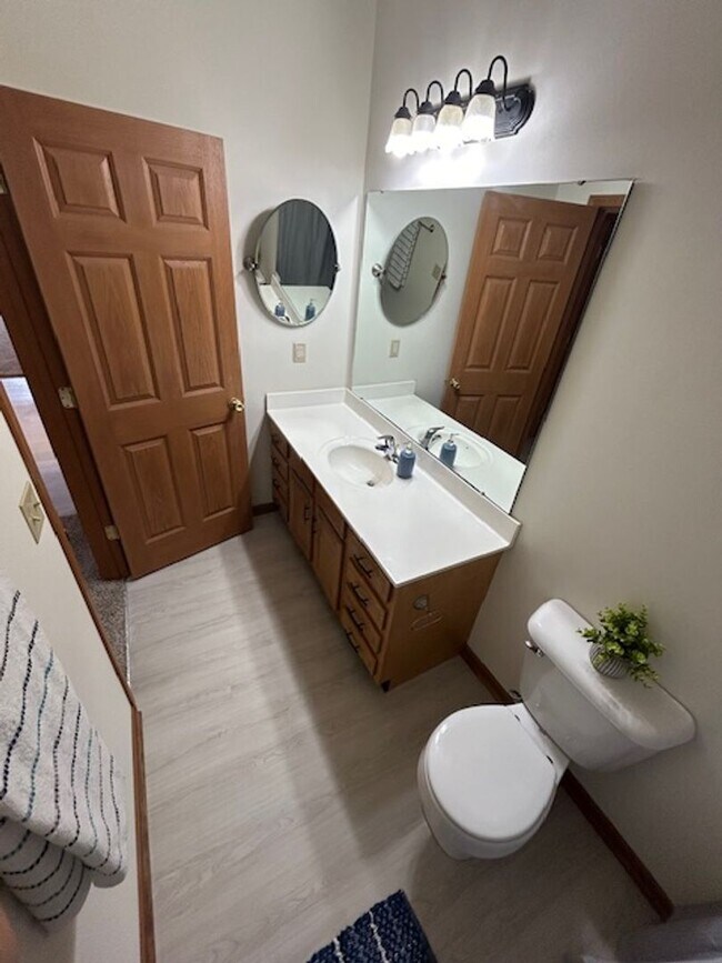 Building Photo - Quiet Neighborhood - Troy, OH (2 Bedroom R...