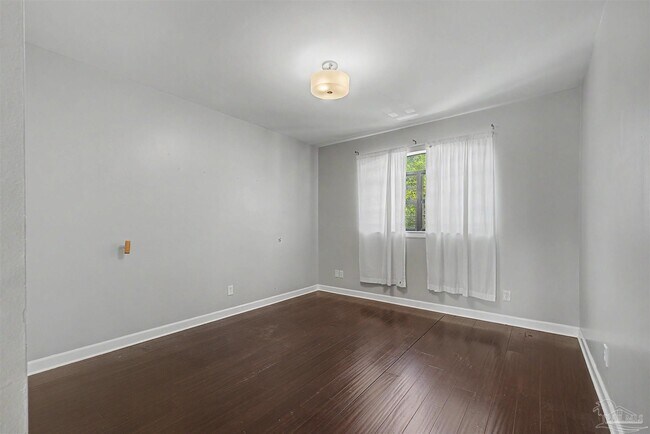 Building Photo - 42 Baybridge Dr