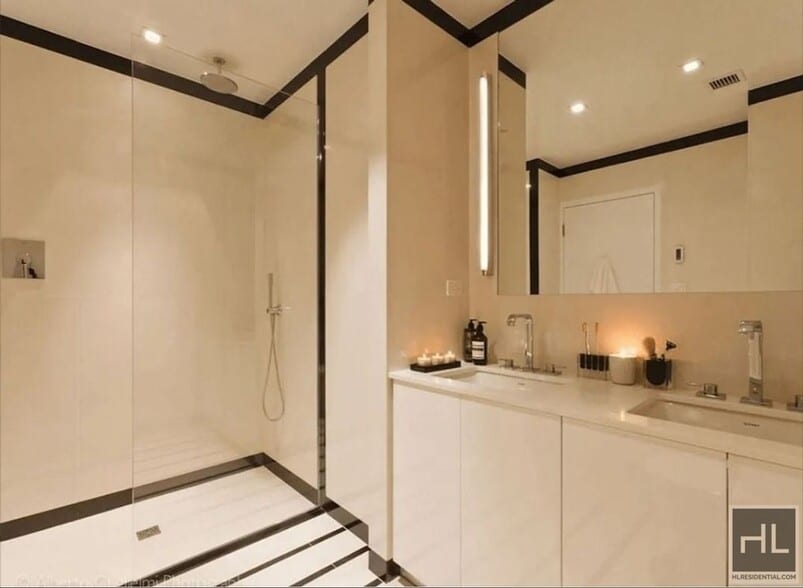 Building Photo - NO fee 3 bed 3 bath with laundry in unit -...