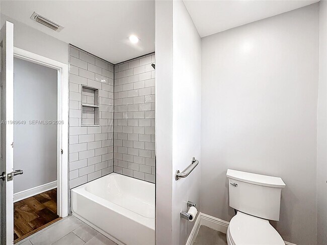 Building Photo - 4330 SW 7th St