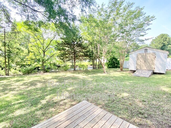 Building Photo - 13 Sandpiper Ct