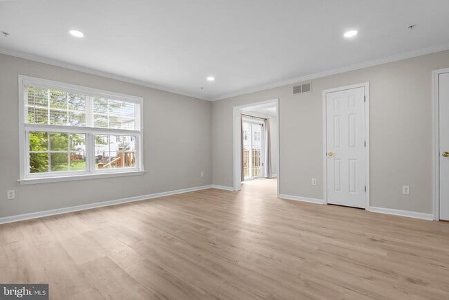 Building Photo - 115 Goldfinch Ct