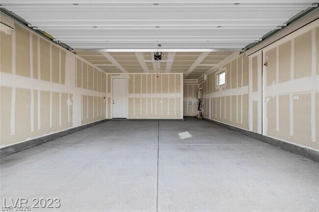 Building Photo - 10 Sun Lily Ln