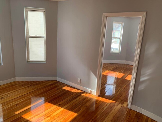 Building Photo - 6 Nahant Ave