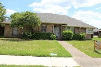 Building Photo - 1908 Espinosa Dr
