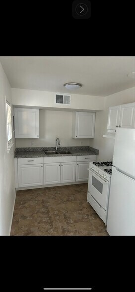 Primary Photo - 2231 W 9th St