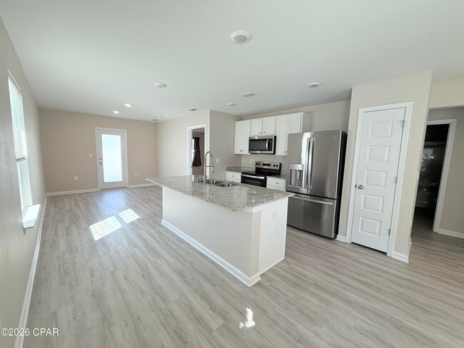 Building Photo - 6615 Kettles St