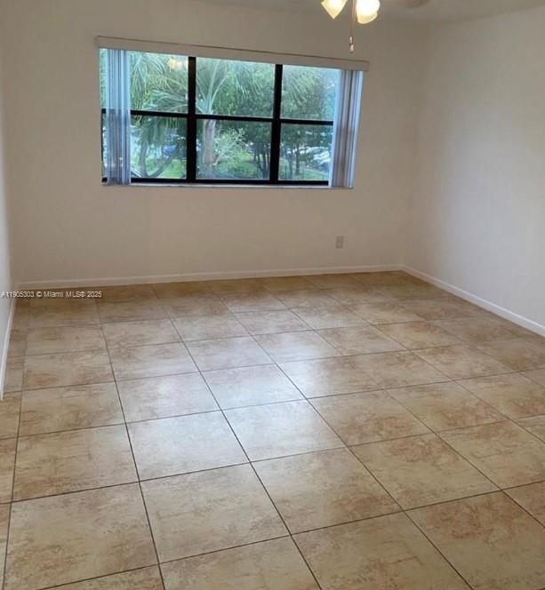 Building Photo - 530 S Park Rd