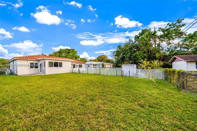 Building Photo - 11020 NE 10th Ave